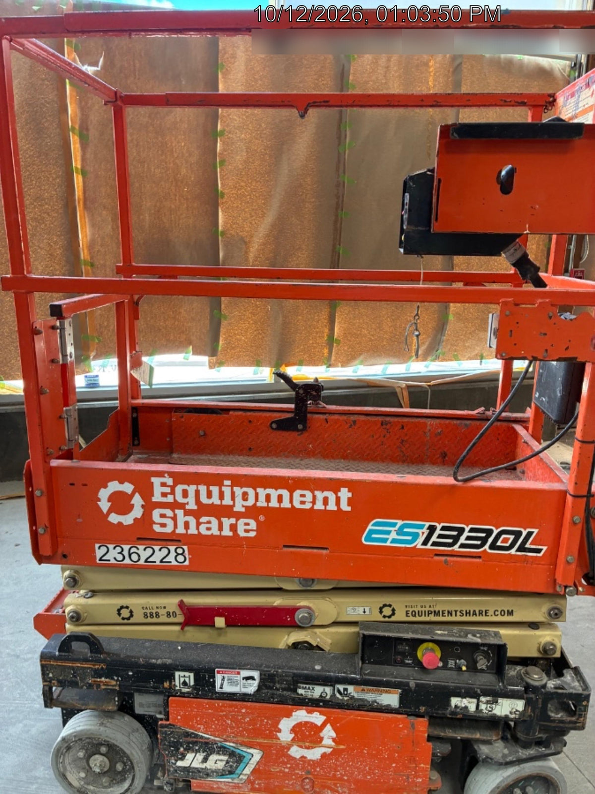 2022 JLG ES1330L
