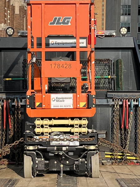 2021 JLG ES1330L
