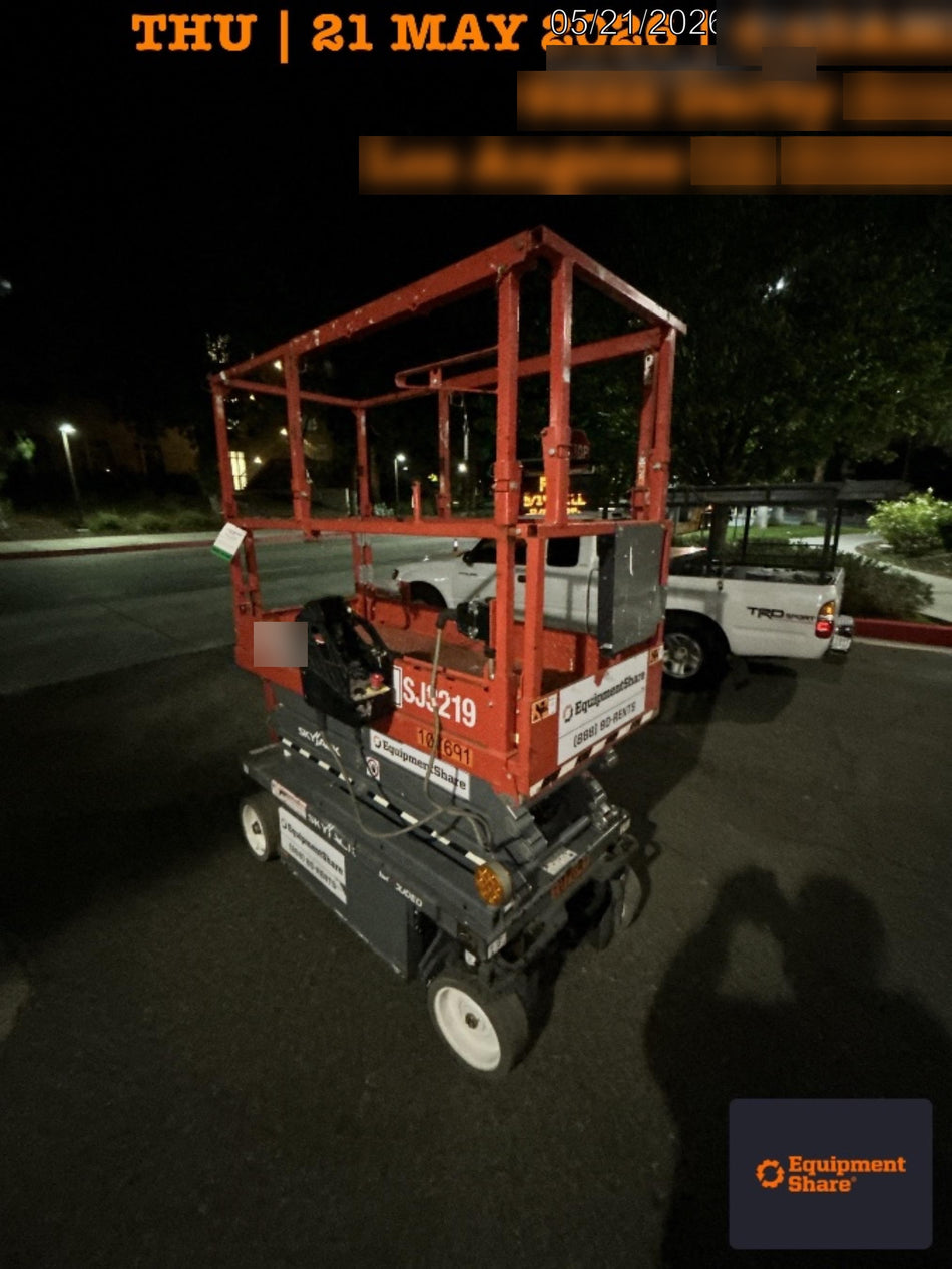 2020 Skyjack SJIII-3219 Solid NM Tires, Half height spring hinged entry gate, Dual Beacons, 800W Inverter