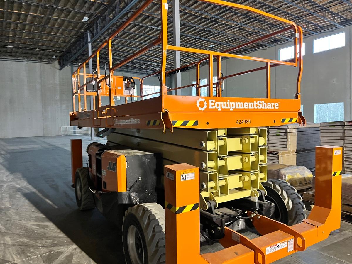 2024 JLG RT4394
