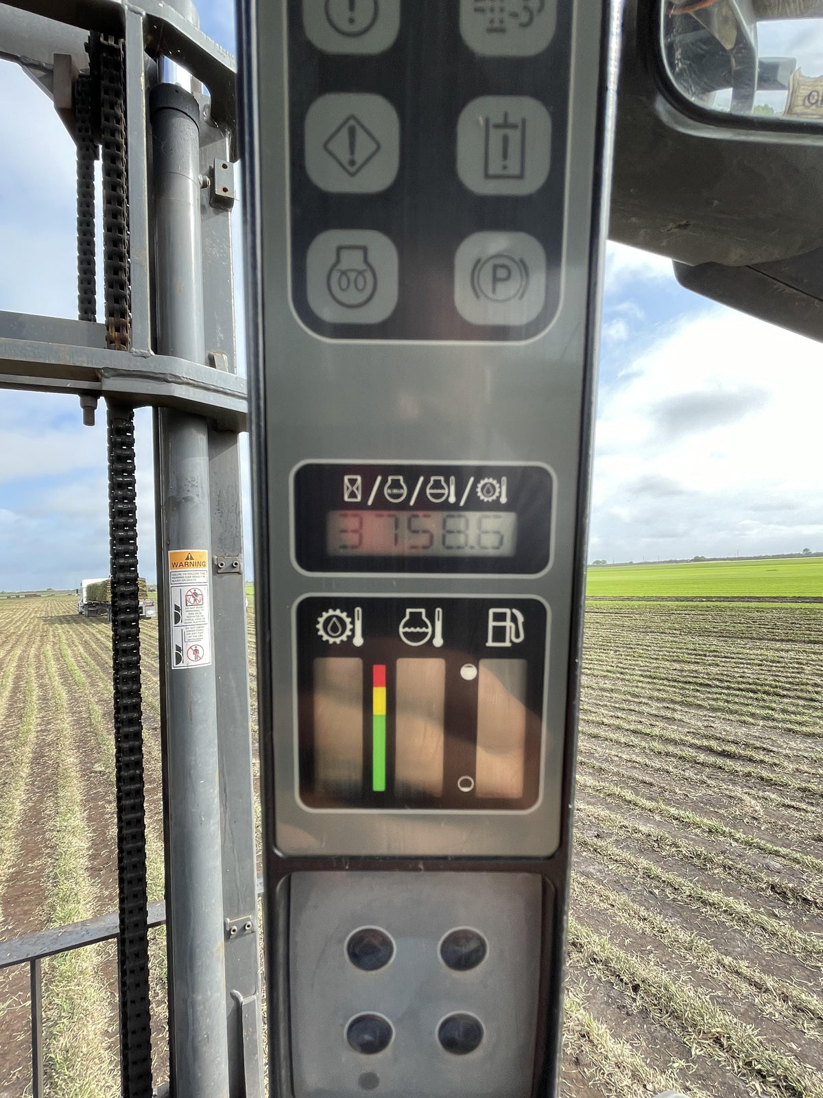 2018 CASE 586H