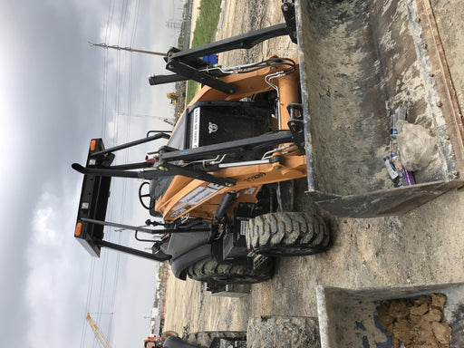 2019 Case 570N EP Canopy, 4WD, GP Front Bucket, Dual Tilt Cylinder, 84" Box Blade w/ Scarifier, Wheel Weights, Beacon