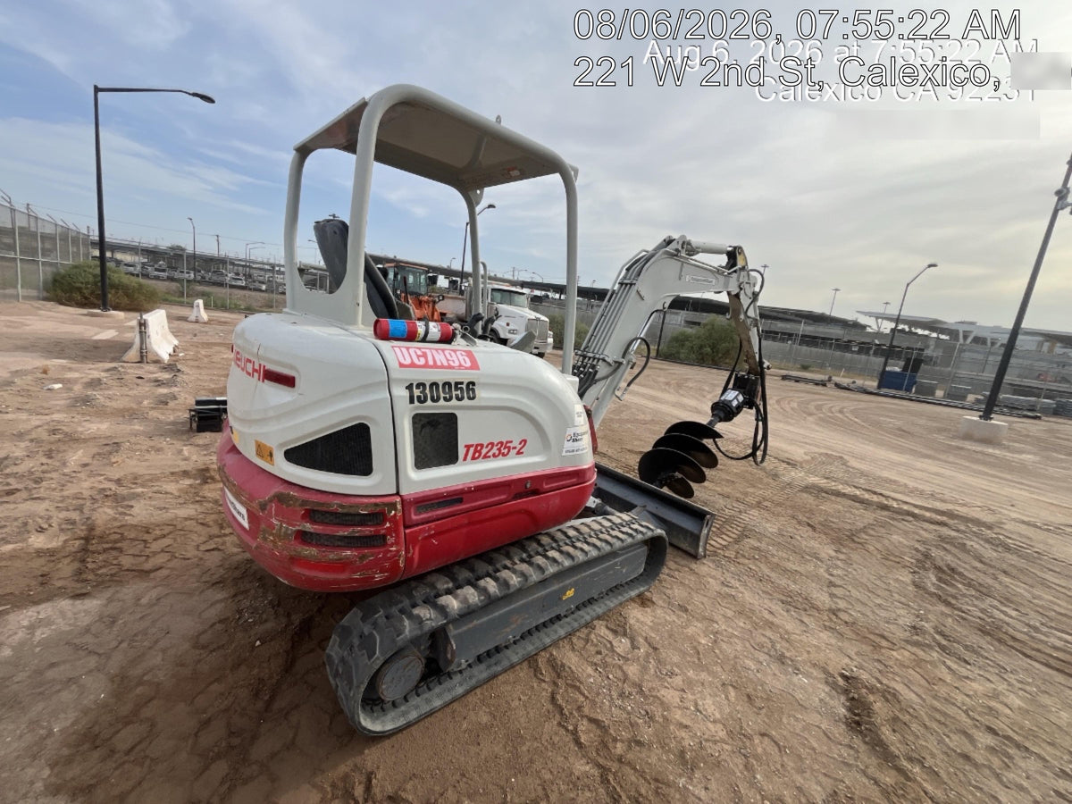 2021 TAKEUCHI TB235-2R