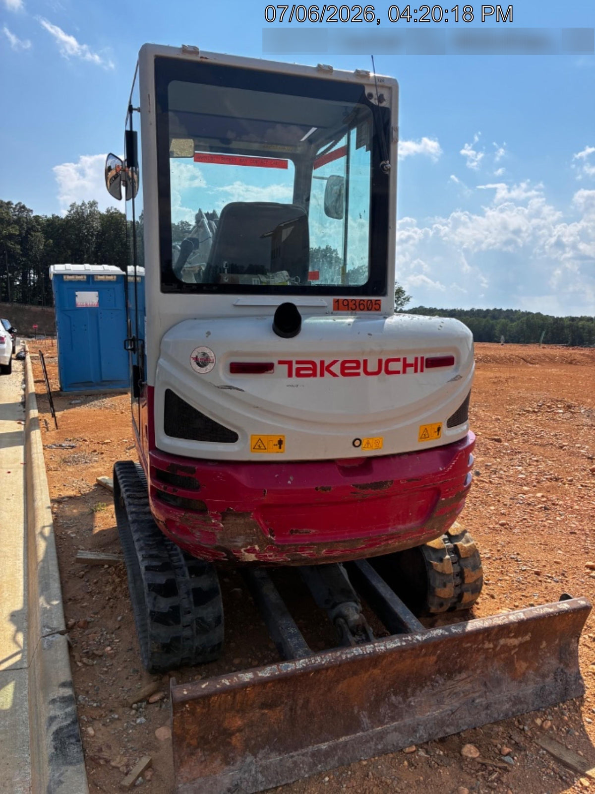 2021 TAKEUCHI TB235-2CR