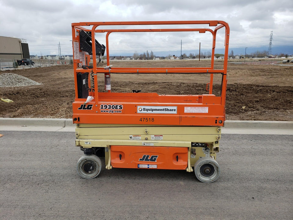 2016 JLG 1930ES Standard Options