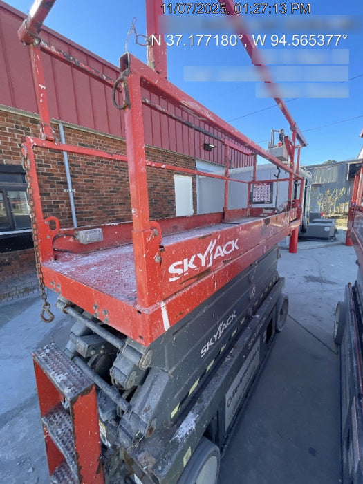 2016 Skyjack SJIII-3226 26' Electric Scissor Lift