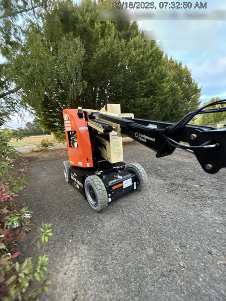 2025 JLG E300AJP