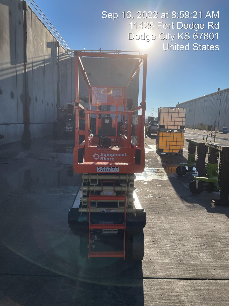 2022 JLG ES2632
