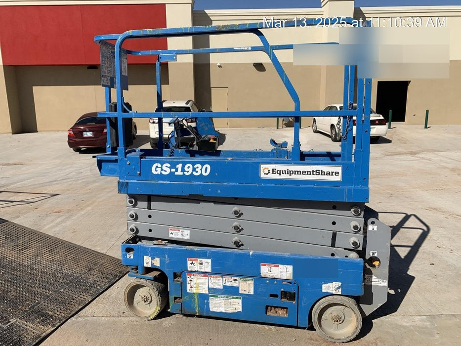 2019 Genie GS-1930 Fixed rails with chain Entry