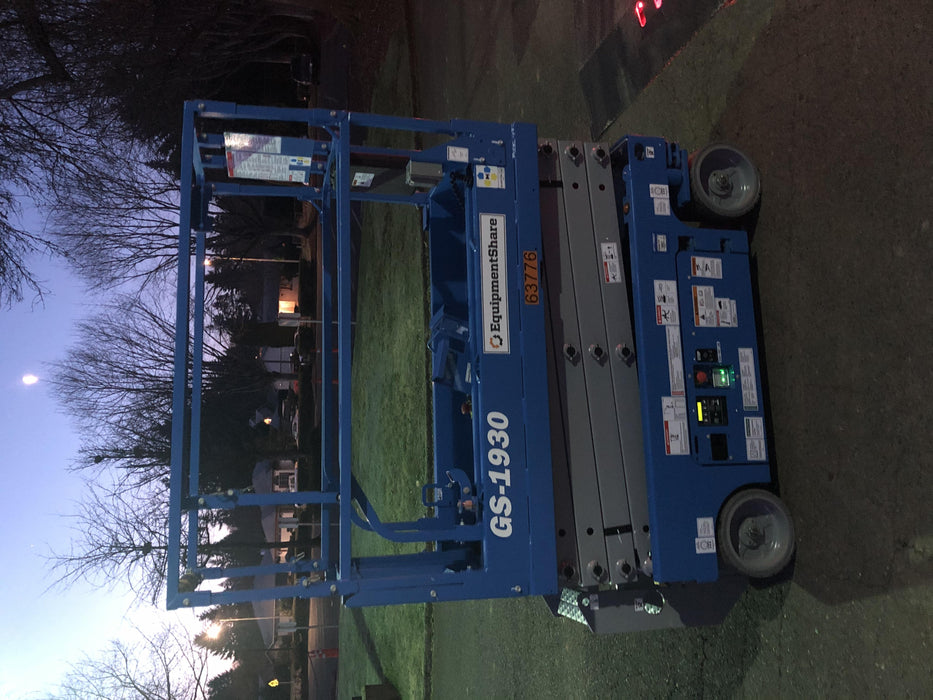 2020 Genie GS-1930 Solid Non Marking Tires, Beacon, Folding rails with half height swing gate, 800W Inverter