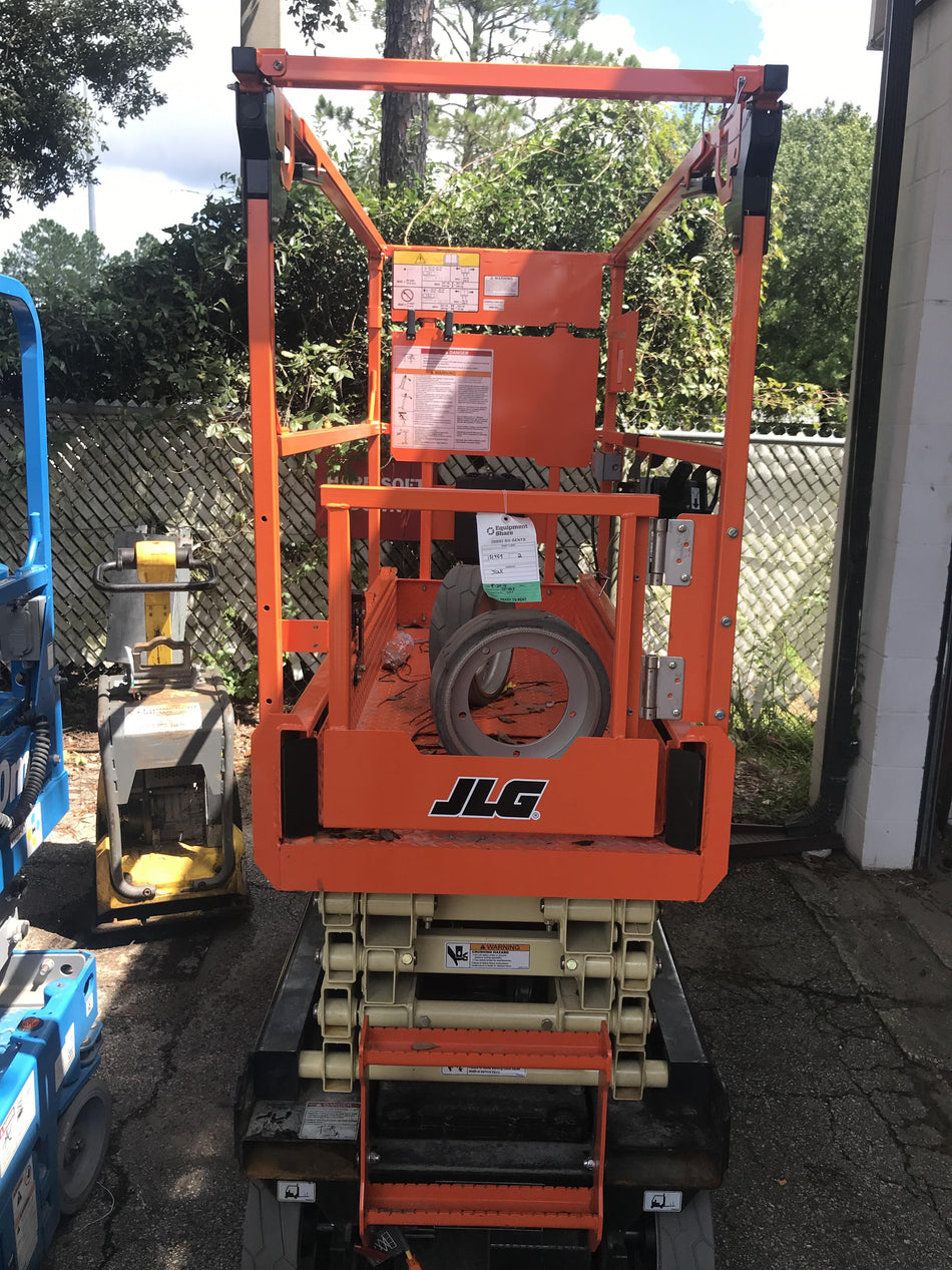2021 JLG ES1932