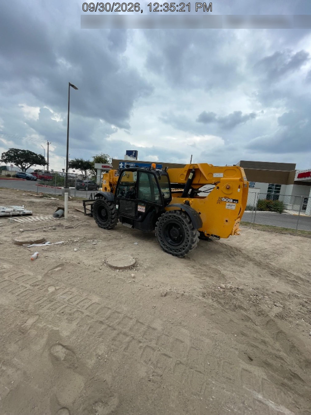 2019 JCB 509-42 JCB 509-42 Enclosed Cab, 74 HP, Solid Tires, Worklights, Beacon, Aux Hydraulics, Lifting Eye w/60" Carriage/60" Forks