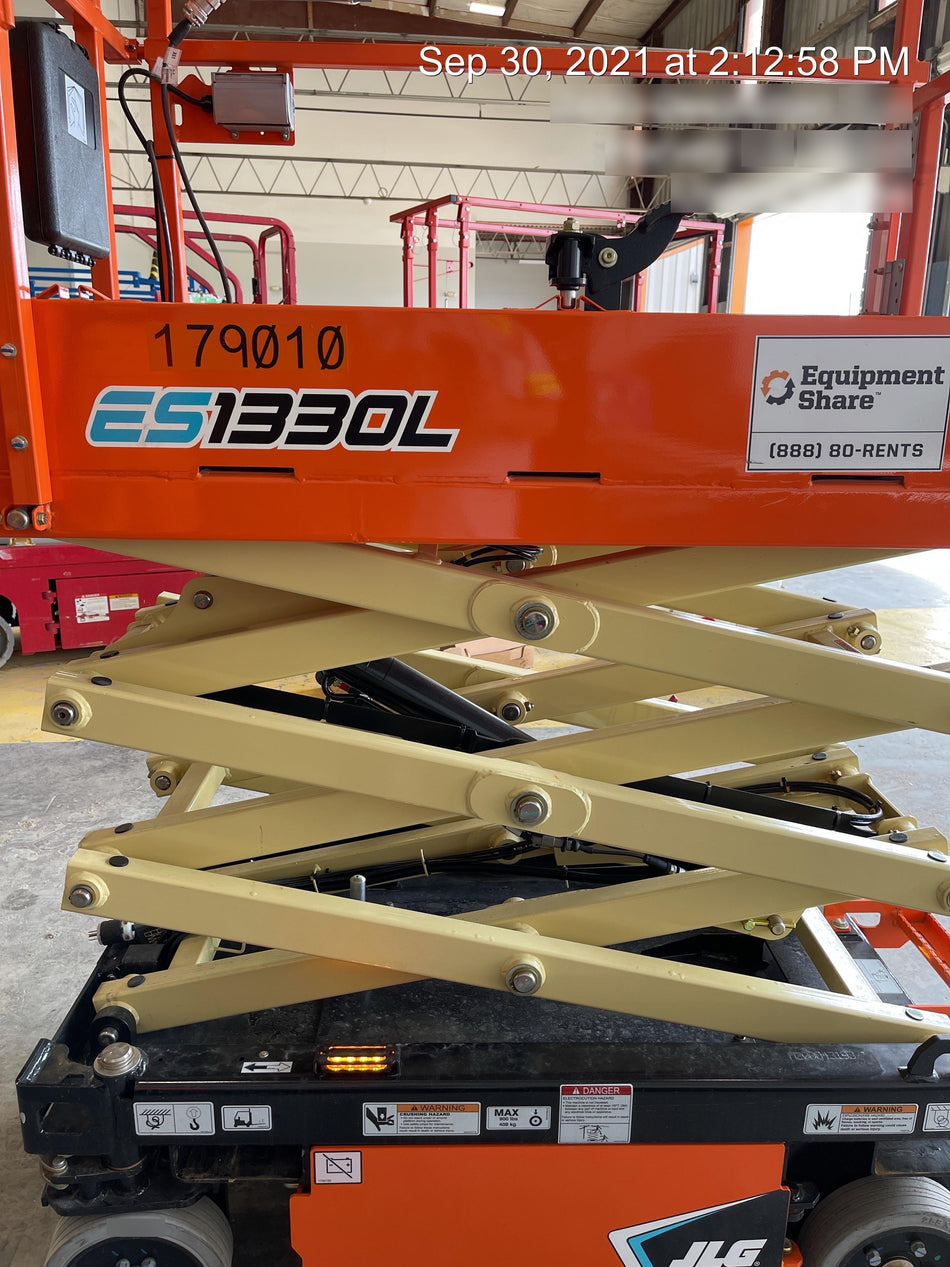 2021 JLG ES1330L
