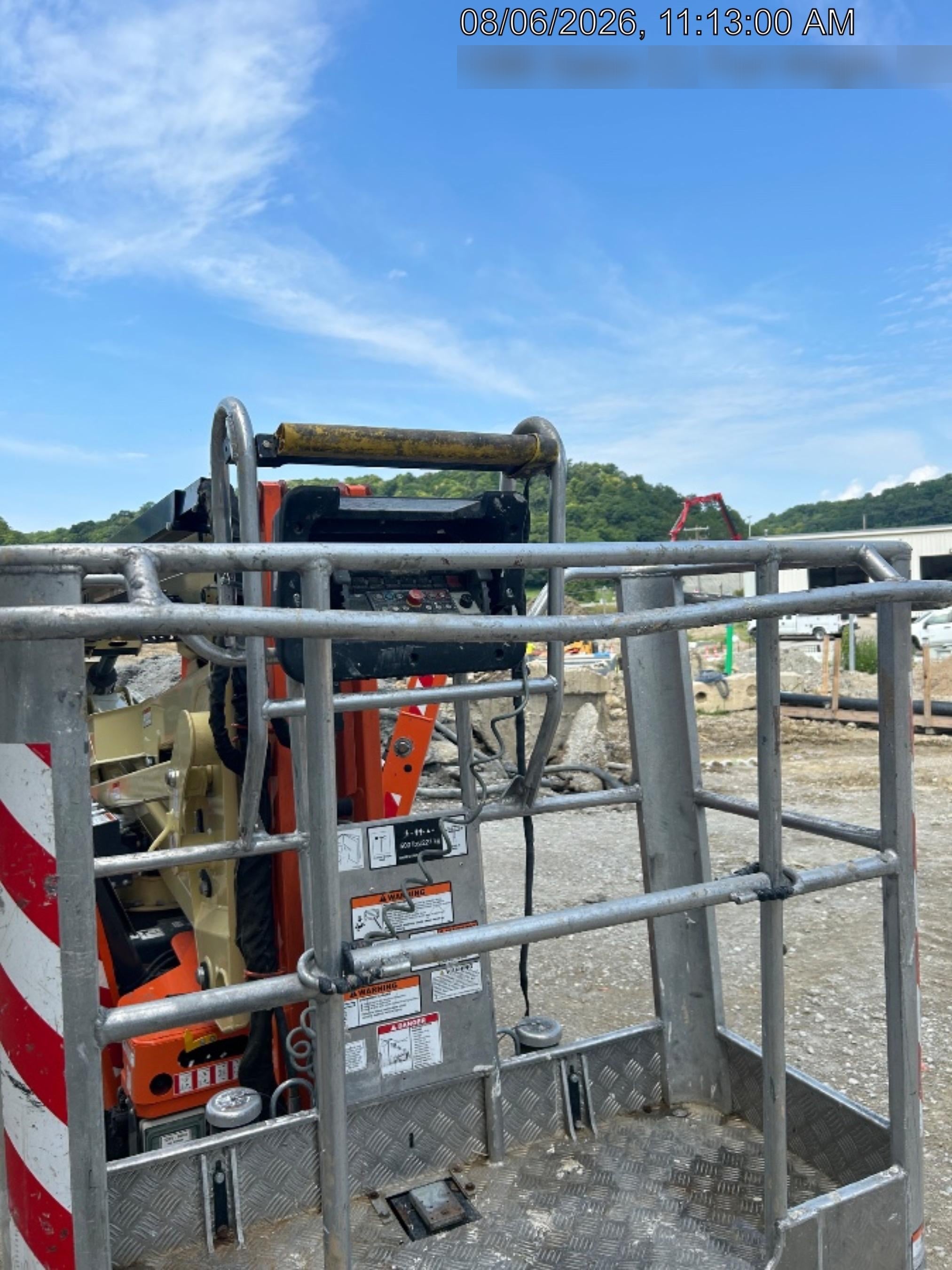 2022 JLG X600AJ