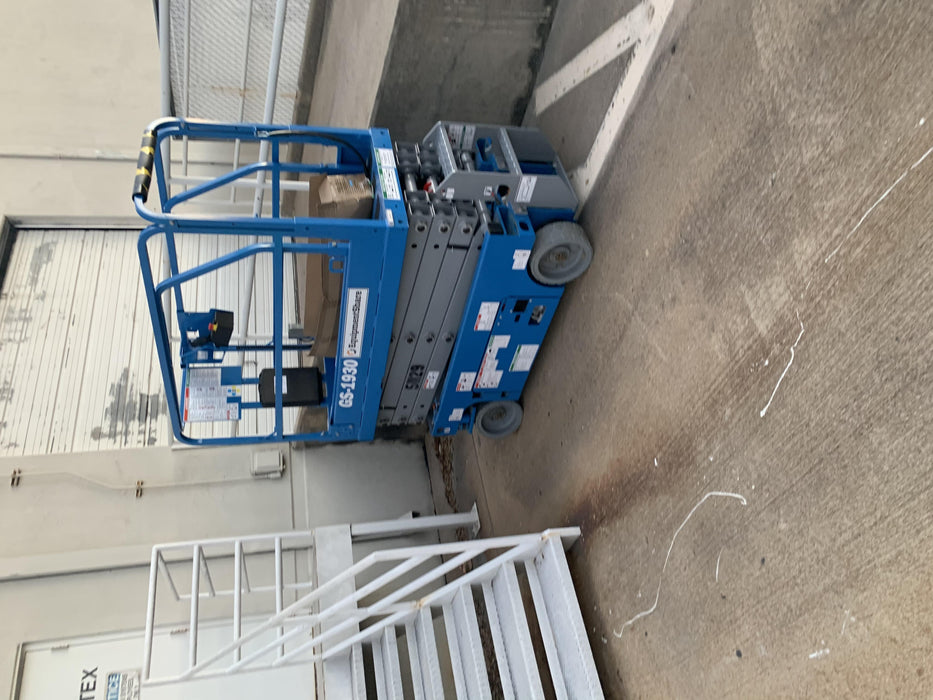 2019 Genie GS-1930 Fixed Rails with Chain Entry