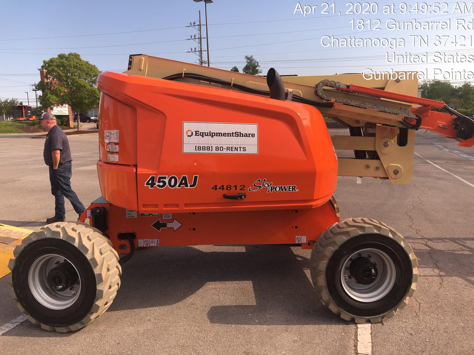 2019 JLG 450AJ