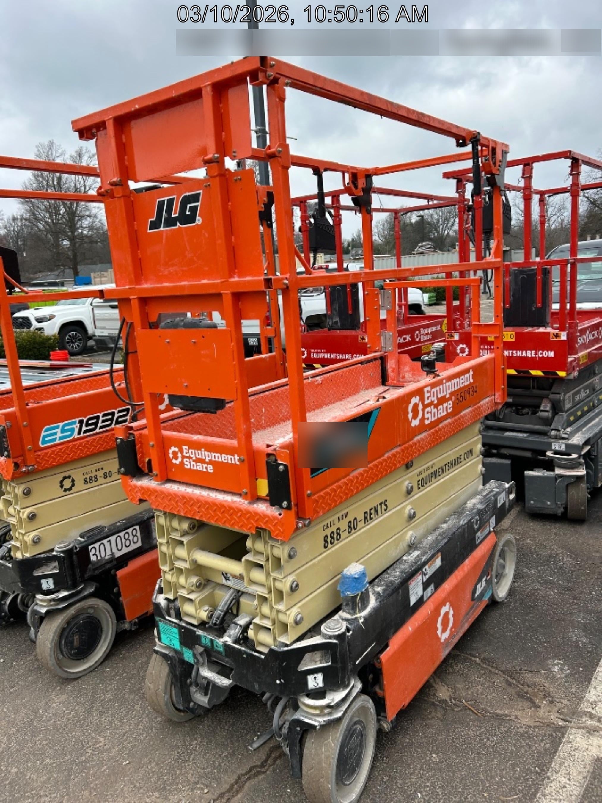 2025 JLG ES1932