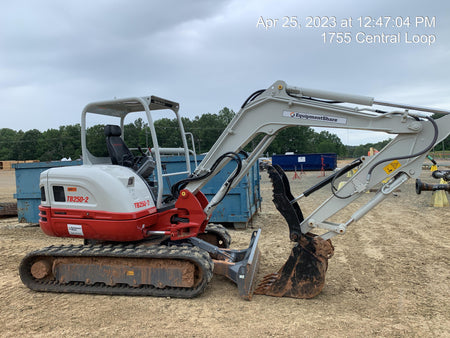 2023 TAKEUCHI TB250-2R