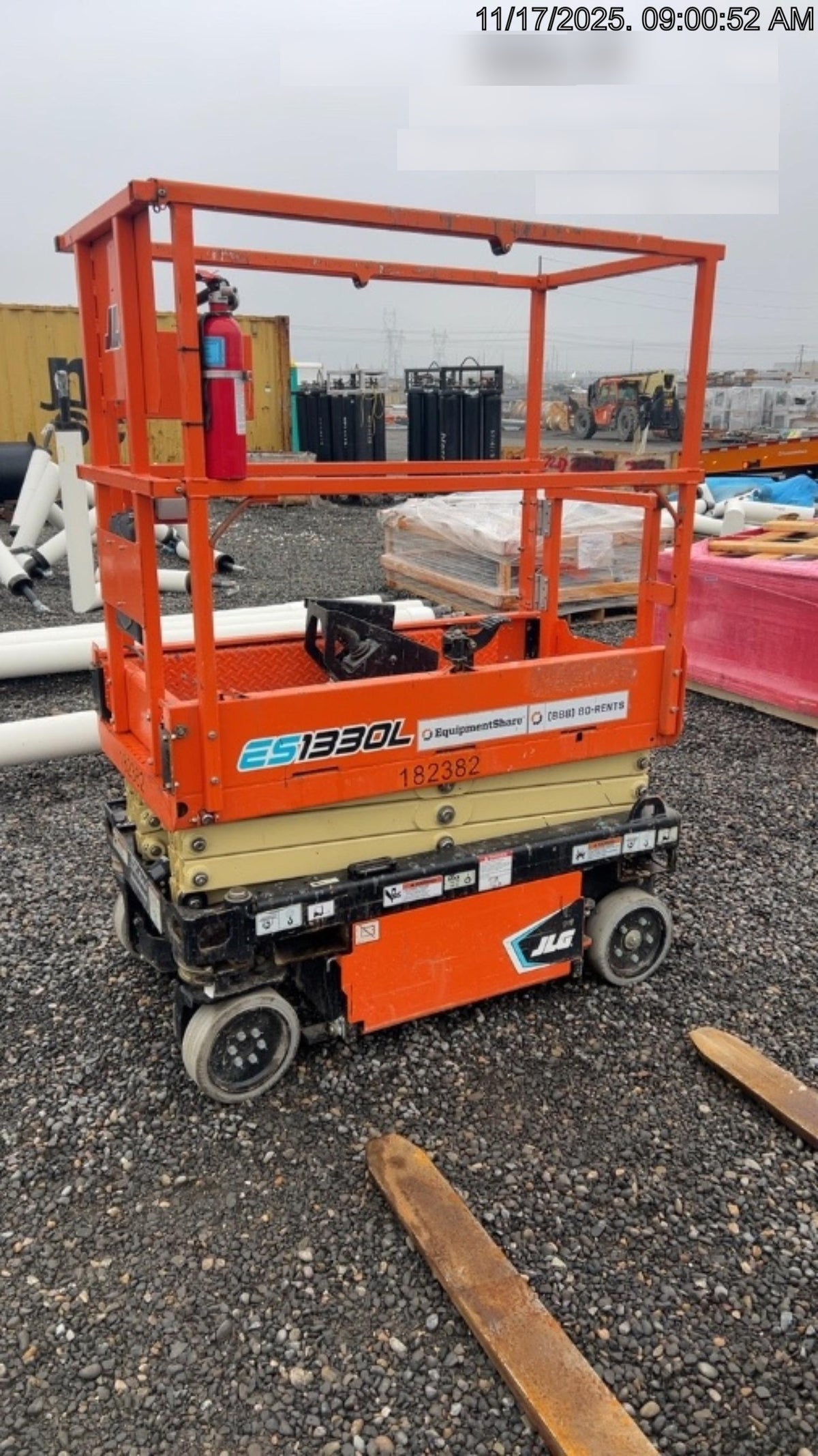 2021 JLG ES1330L