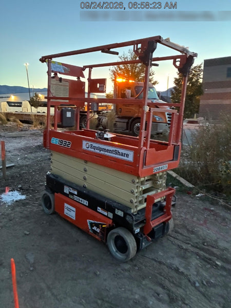 2022 JLG ES1932