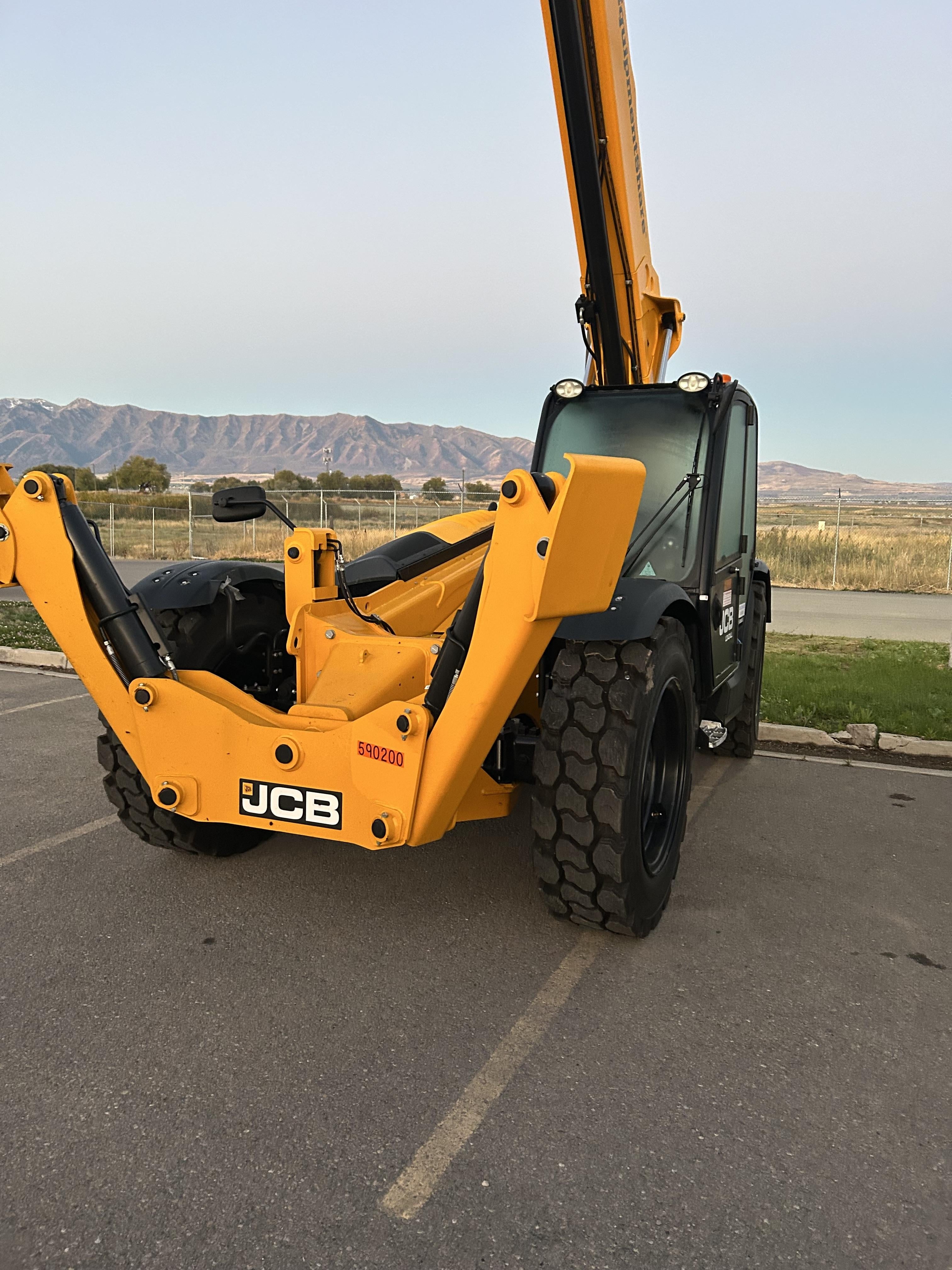 2025 JCB 512-56