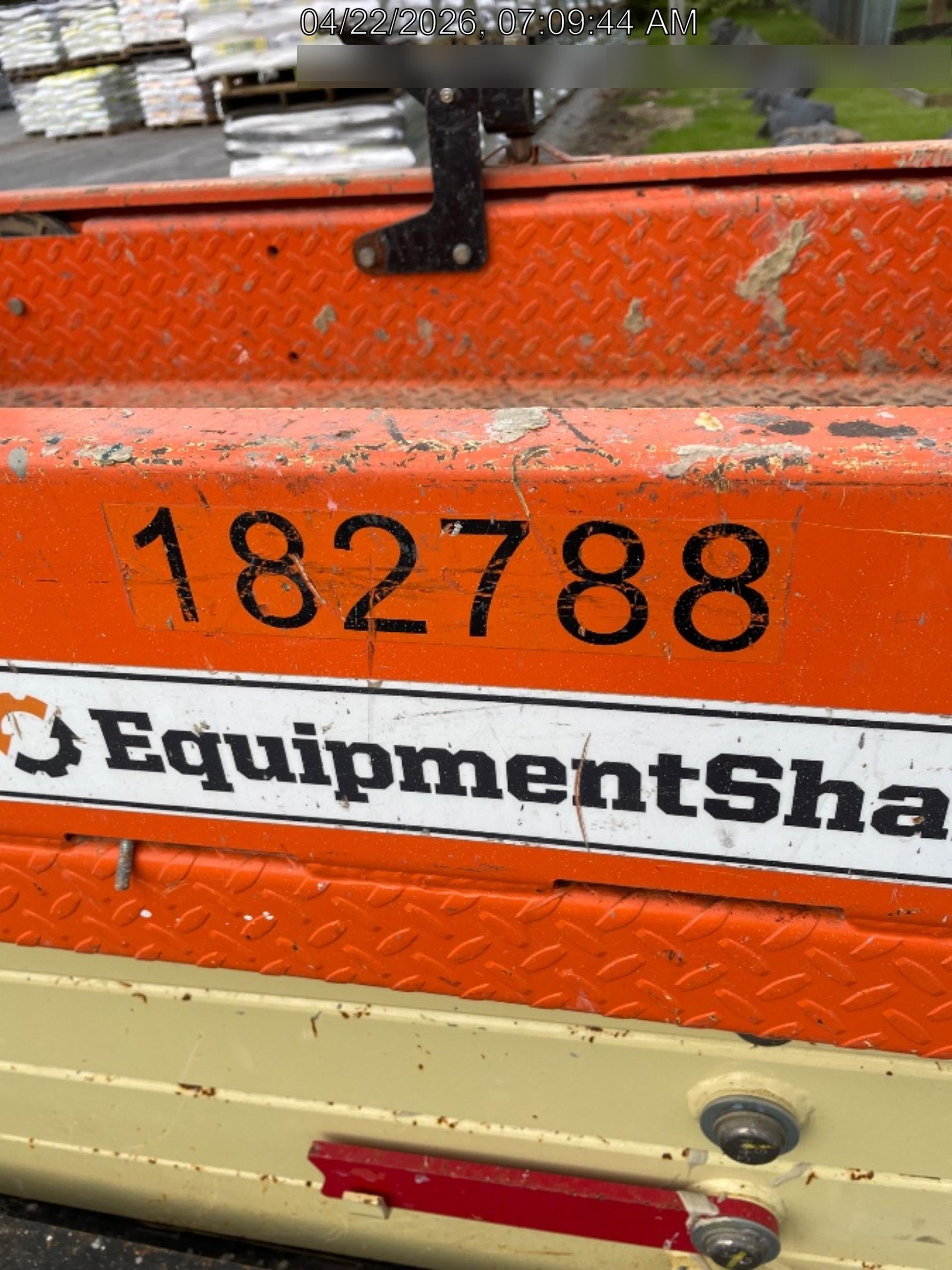 2021 JLG ES1932