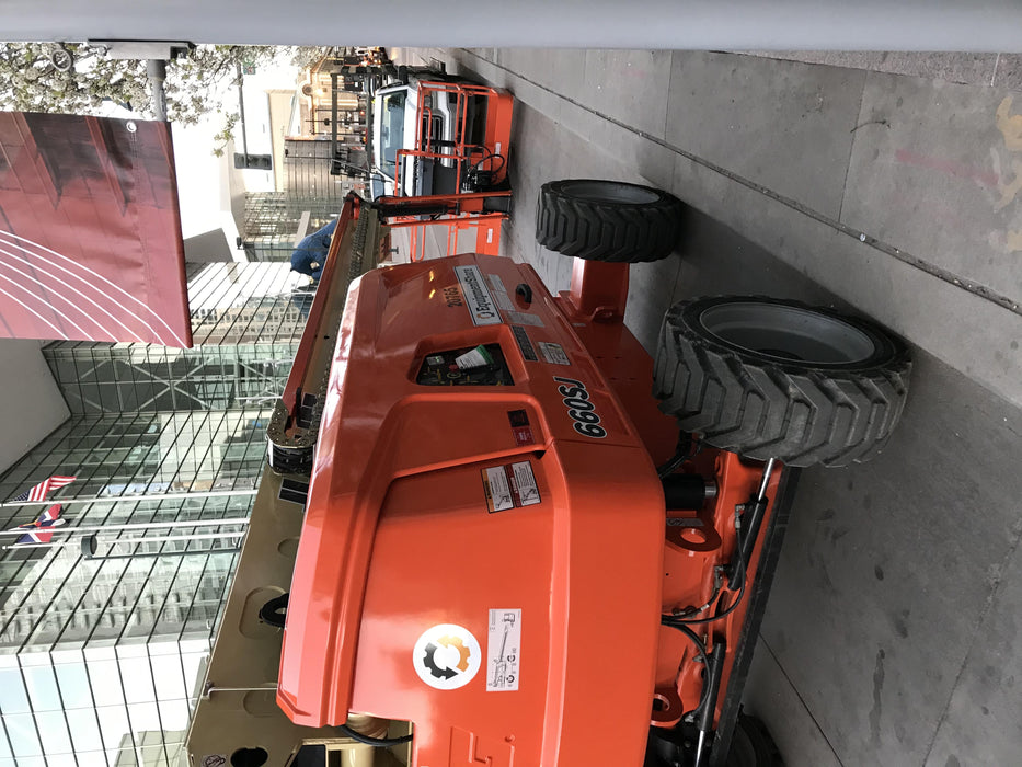 2018 JLG 660SJ