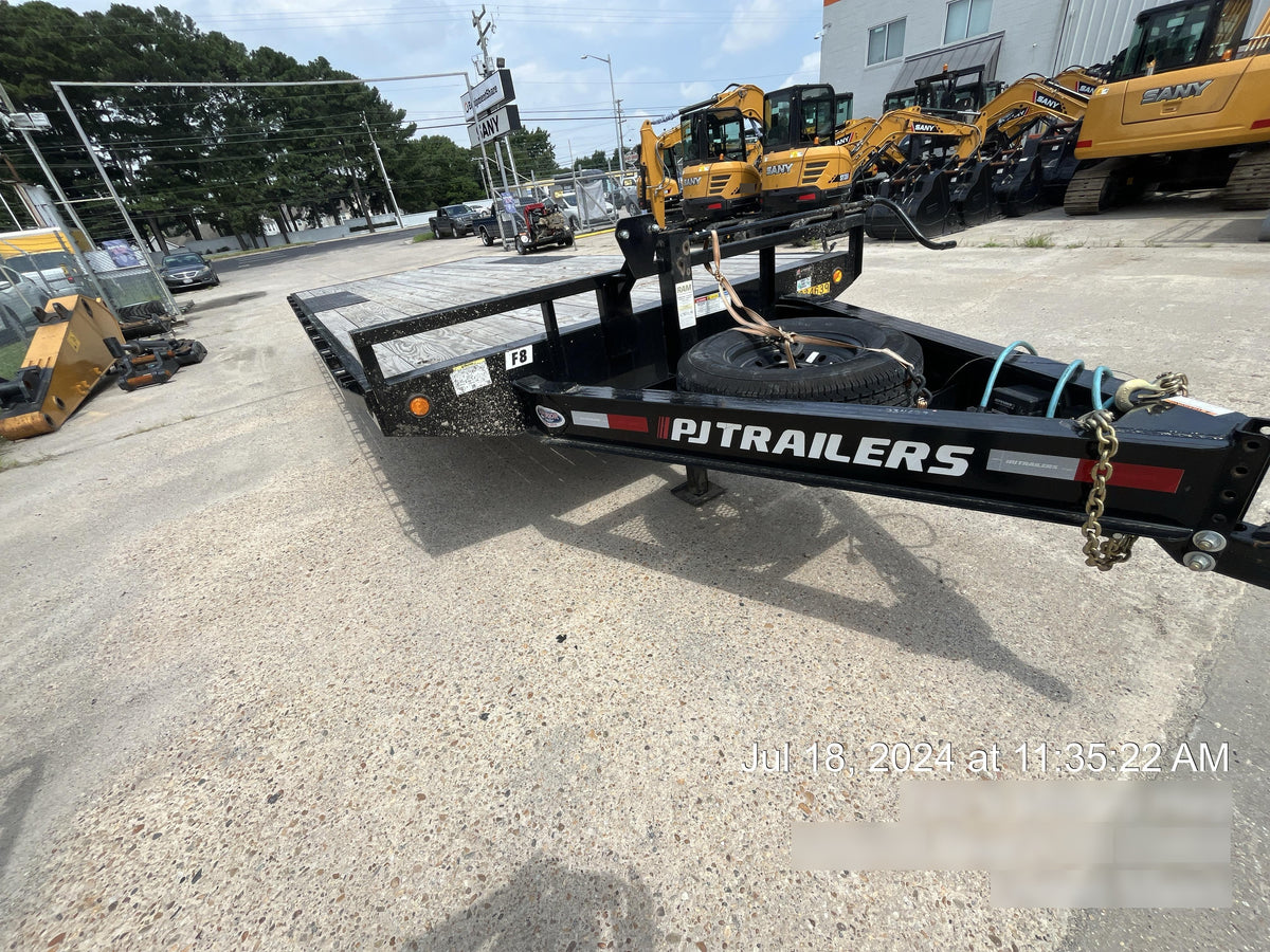 2023 PJ TRAILERS F8