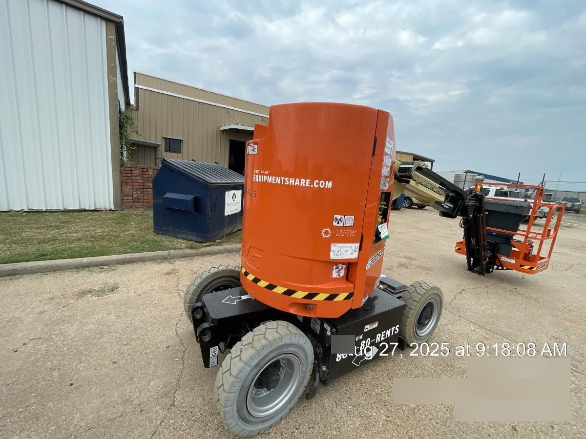 2025 JLG E300AJP