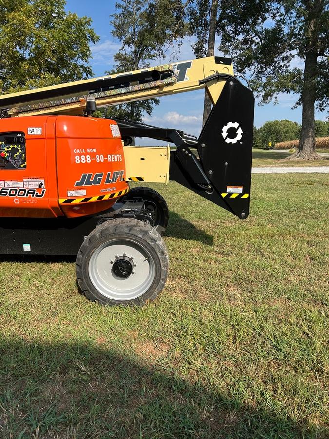 2025 JLG 600AJ