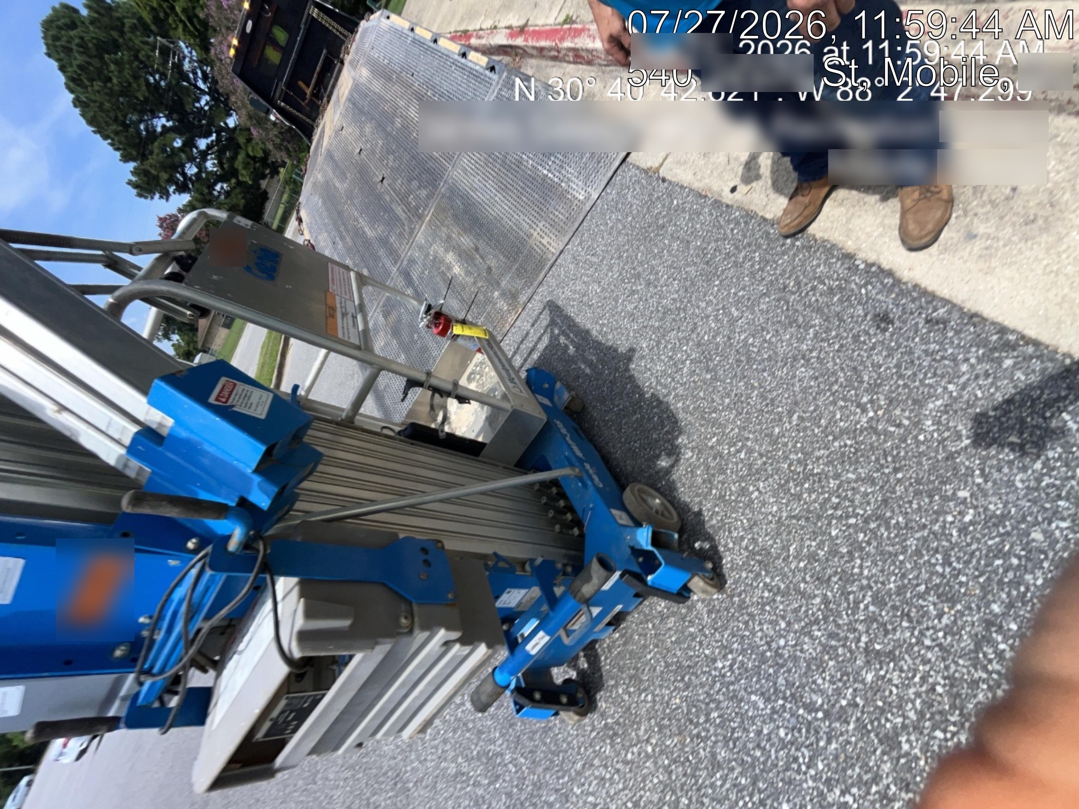 2019 GENIE AWP-30S
