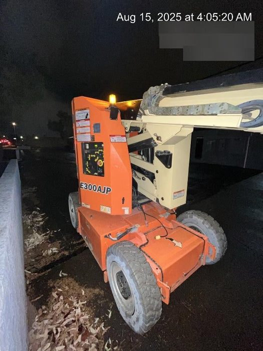 2019 JLG E300AJP