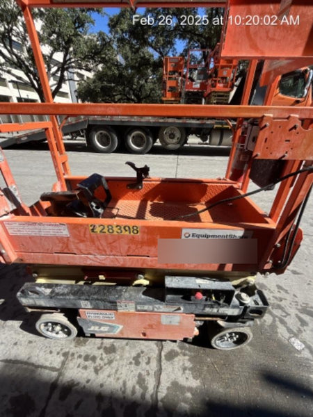 2022 JLG ES1330L