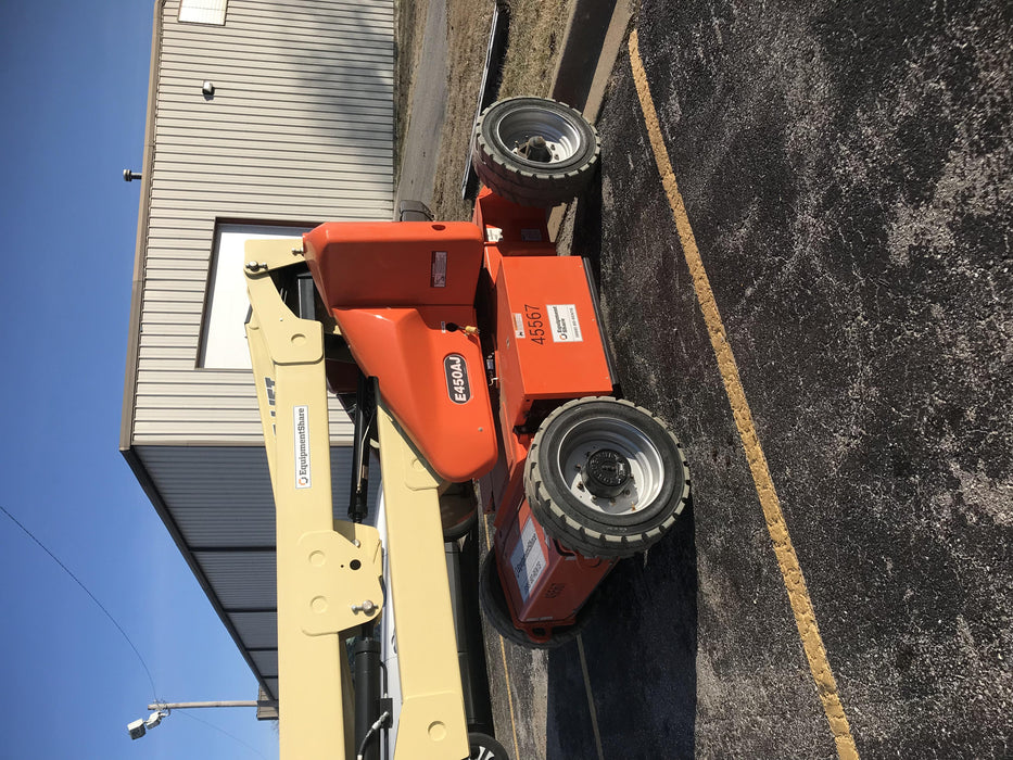 2019 JLG E450AJ