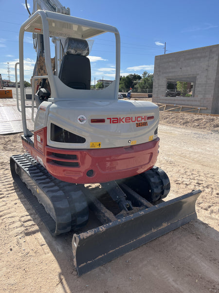 2023 TAKEUCHI TB250-2R