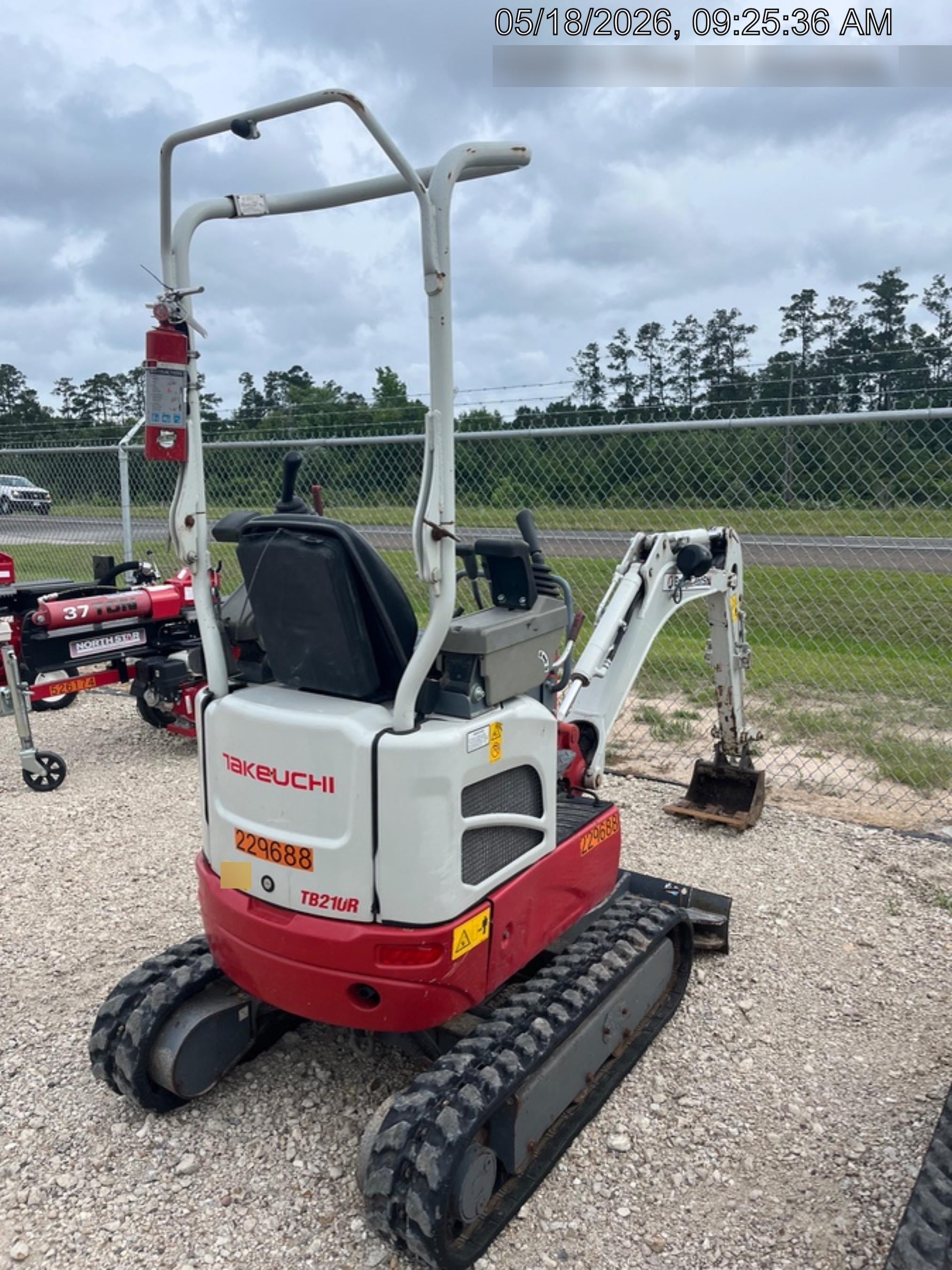 2022 TAKEUCHI TB210R