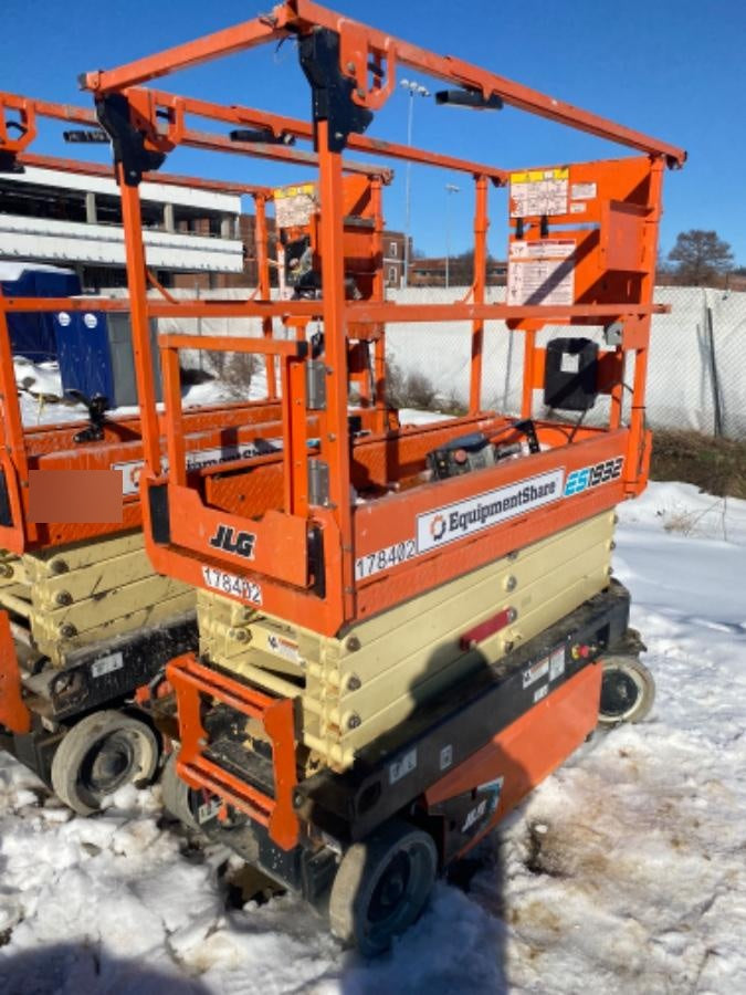 2021 JLG ES1932