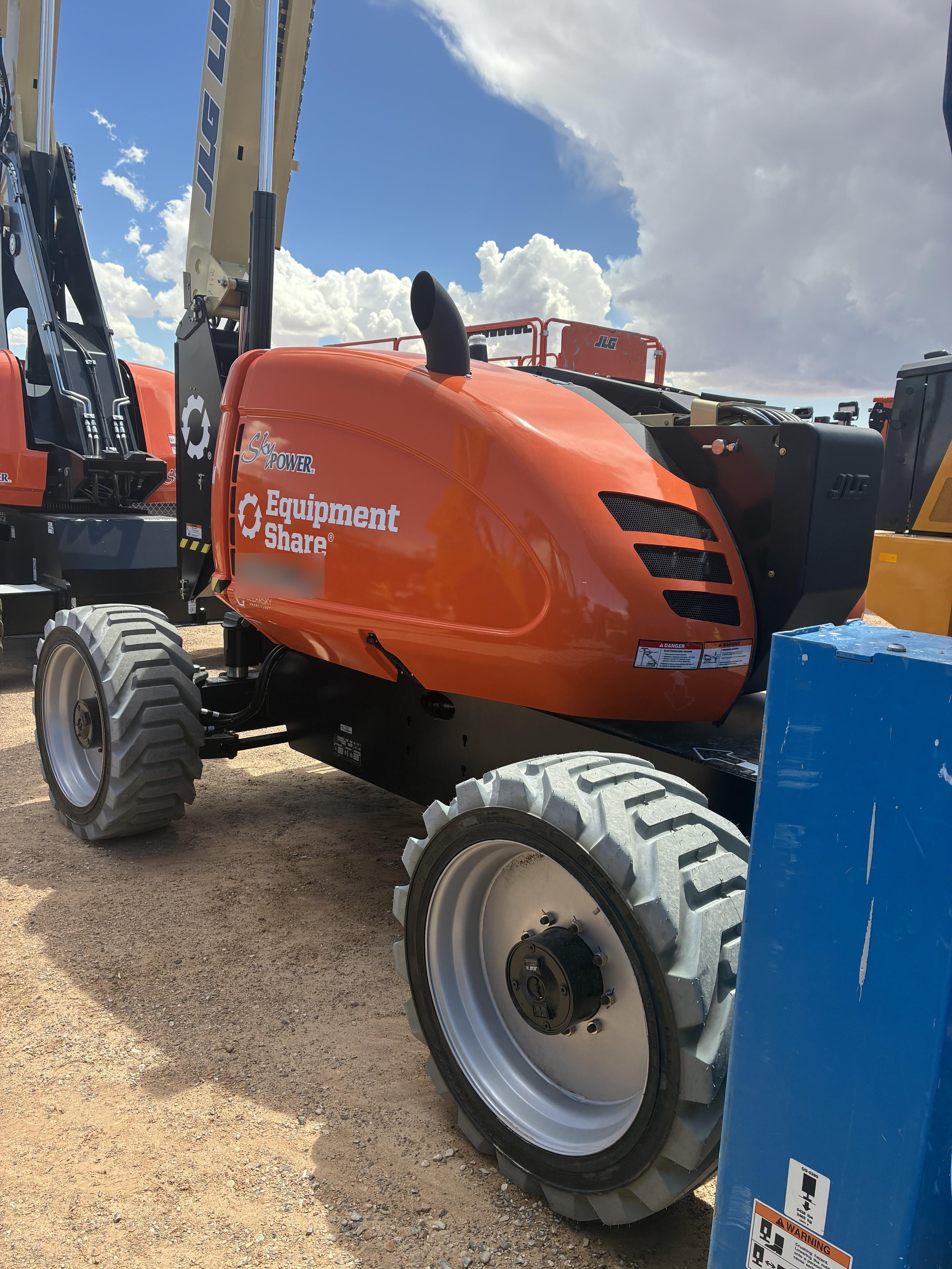 2026 JLG 600AJ