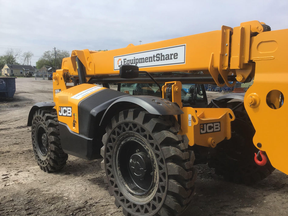 2019 JCB 509-42 JCB 509-42 Enclosed Cab, 74 HP, Solid Tires, Worklights, Beacon, Aux Hydraulics, Lifting Eye w/60" Carriage/60" Forks