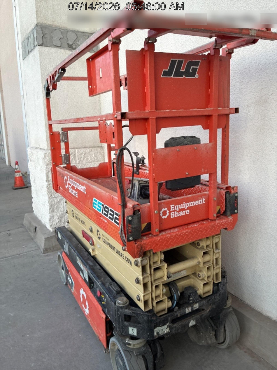 2022 JLG ES1932