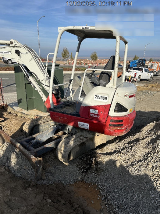 2022 TAKEUCHI TB235-2R