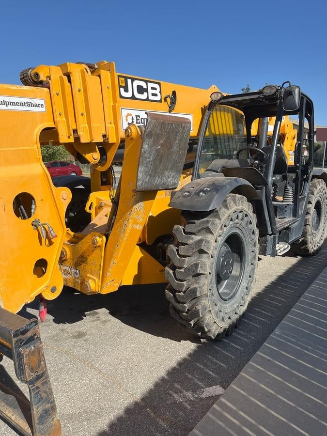 2019 JCB 510-56 74 HP w/Open ROPS, Beacon, Aux Hydraulics, Worklights, Solid Tires w/60" Carriage/Forks