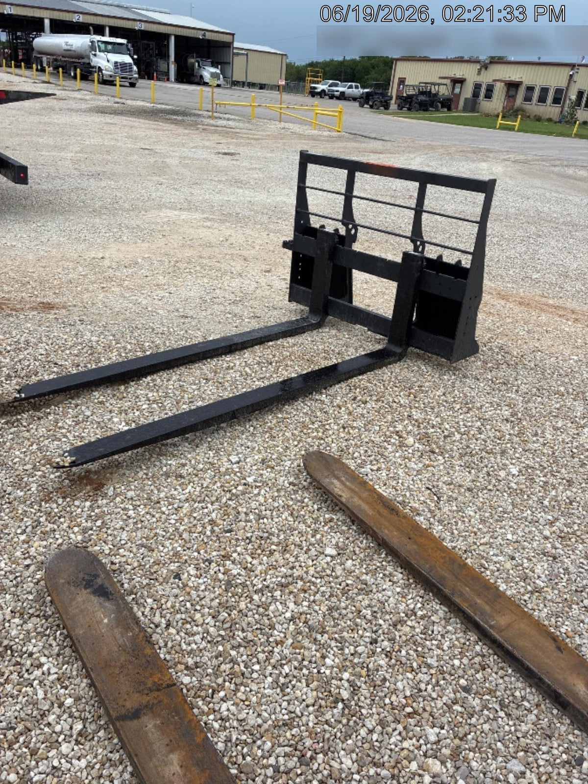 2026 ARROW MATERIAL HANDLING 48" Pallet Forks - Arrow
