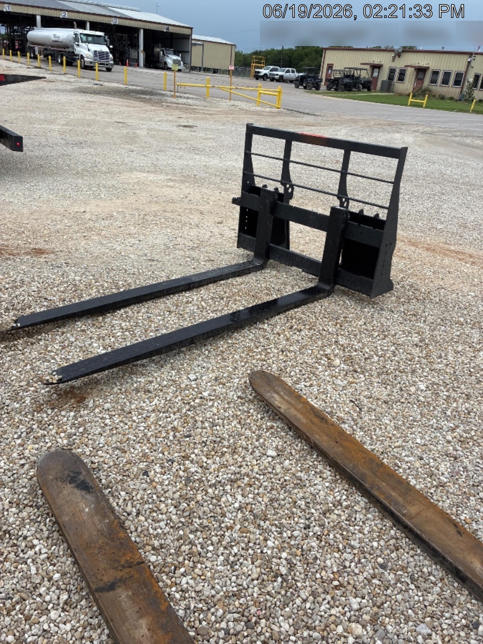 2026 ARROW MATERIAL HANDLING 48" Pallet Forks - Arrow