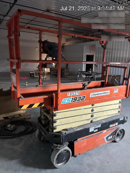 2021 JLG ES1932