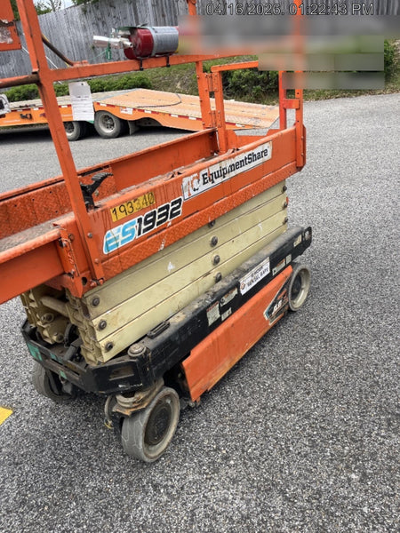 2021 JLG ES1932