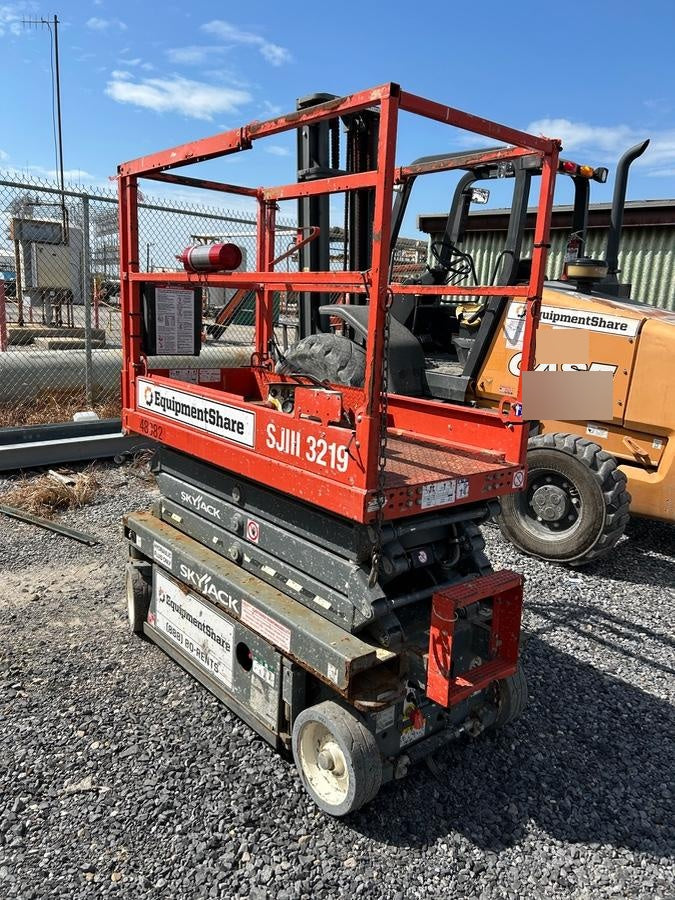 2019 Skyjack SJIII-3219 Standard Options, Trojan Batteries