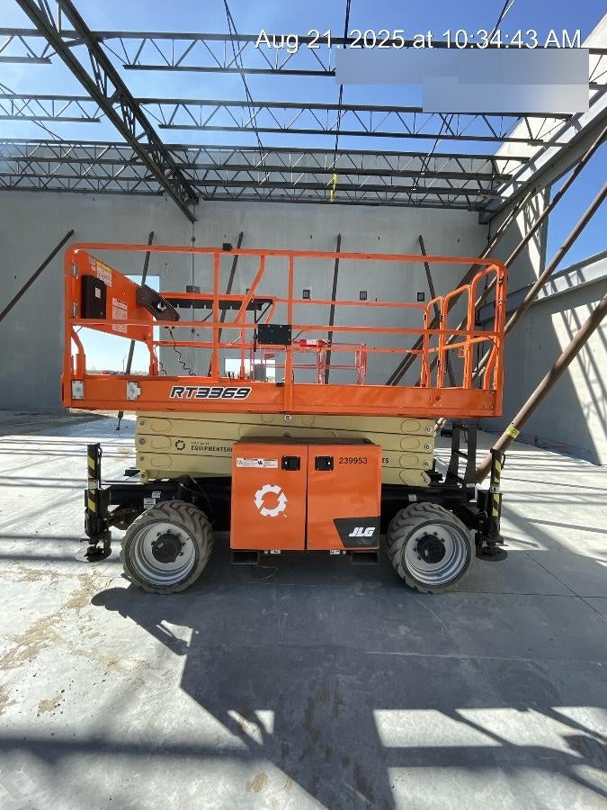 2022 JLG RT3369
