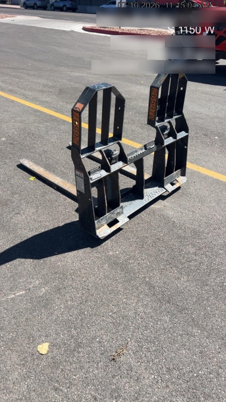2021 TAKEUCHI 48" Pallet Forks - Takeuchi
