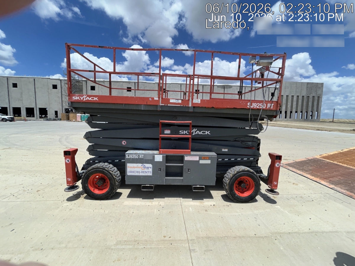 2017 SKYJACK SJ9250 RT